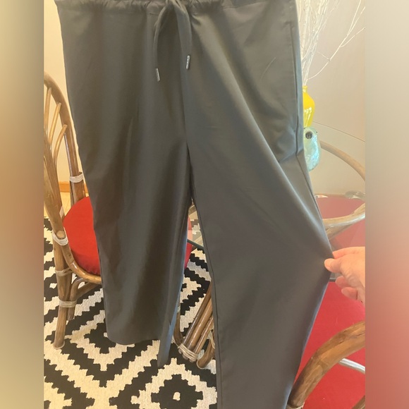 $88 Kyodan gray jumpsuit w/wide ankle length legs, tie waist, 4 way stretch.  XS - Picture 7 of 15